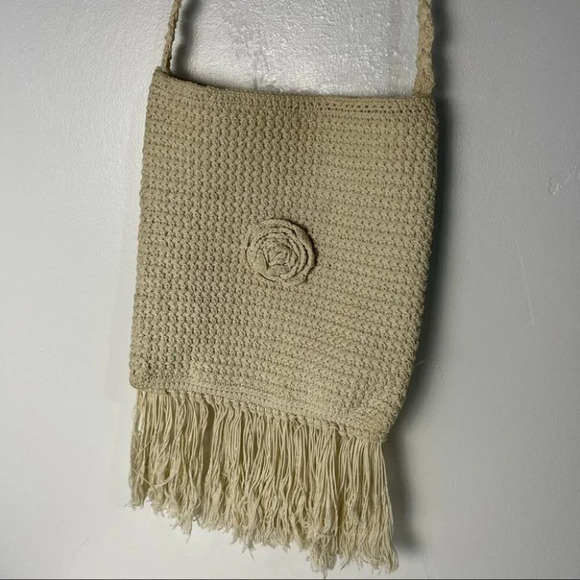 Crochet cream fringe  bag - Picture 5 of 8